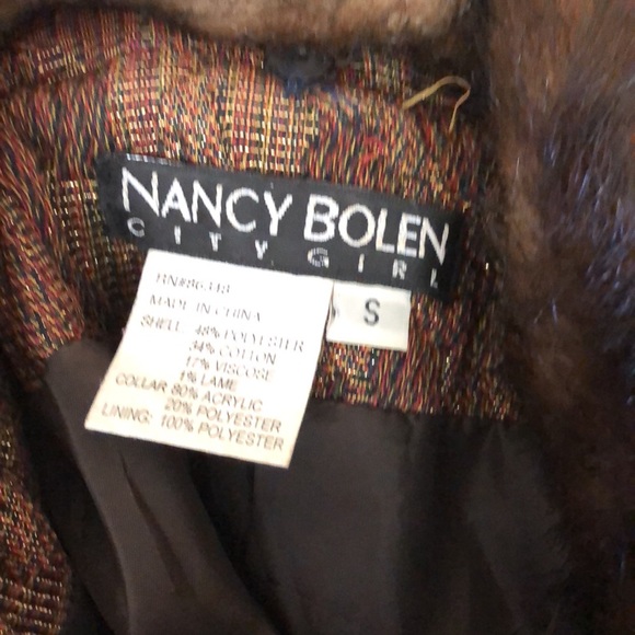 Nancy Bolen Metallic Brocade  crop Jacket with Faux fur Trim, size Small, Fitted - Picture 6 of 7